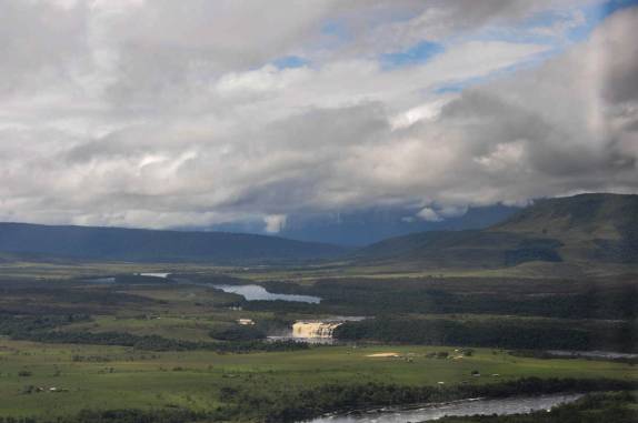 Sobrevoando o Parque Nacional Canaima, no sul da Venezuela